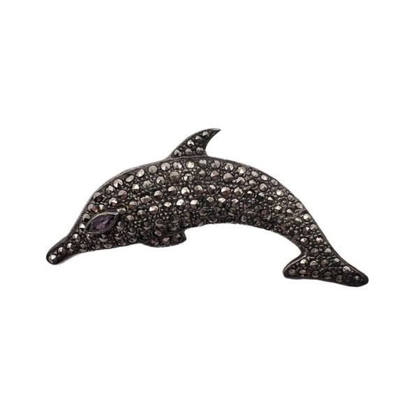 Sterling Silver Paved Marcasite Dolphin Fish Amethyst Eye Signed Brooch Pin 8G - Picture 1 of 6